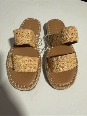 NWOT American Eagle Size 6